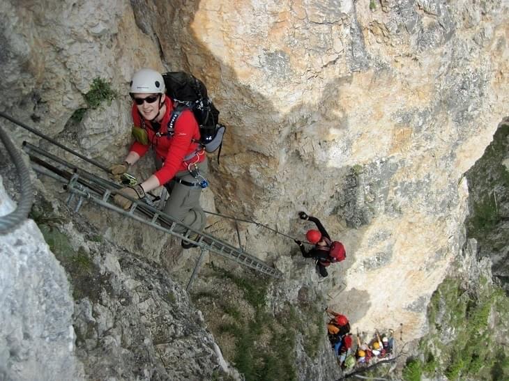 Veel gebruikt bij klettersteigen zijn handschoenen zonder vingers