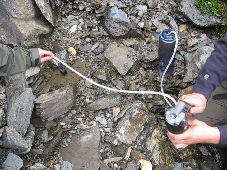 Het filteren van water is een snelle en effectieve manier van waterzuivering