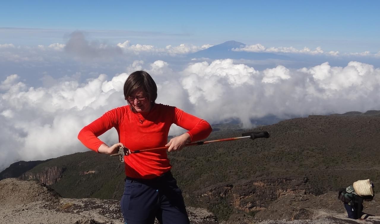 Bas van der Smeede op Kilimanjaro