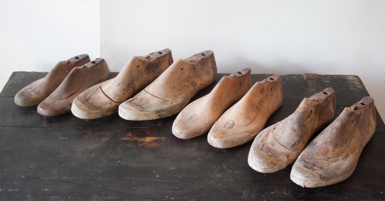 Het passen van een bergschoen