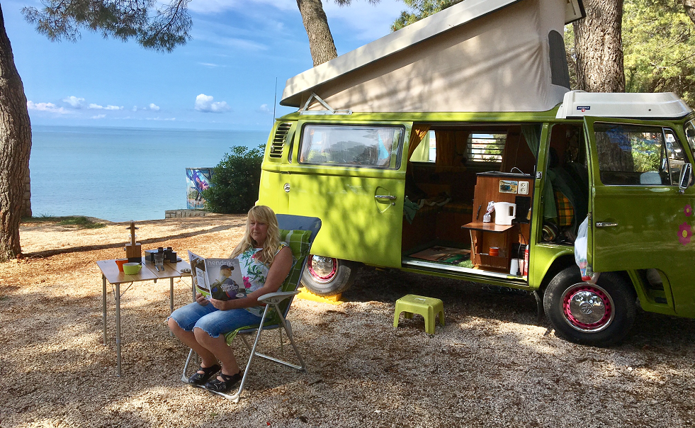 Kampeeravontuur: VW bus bezoekt 9 landen in 3 weken