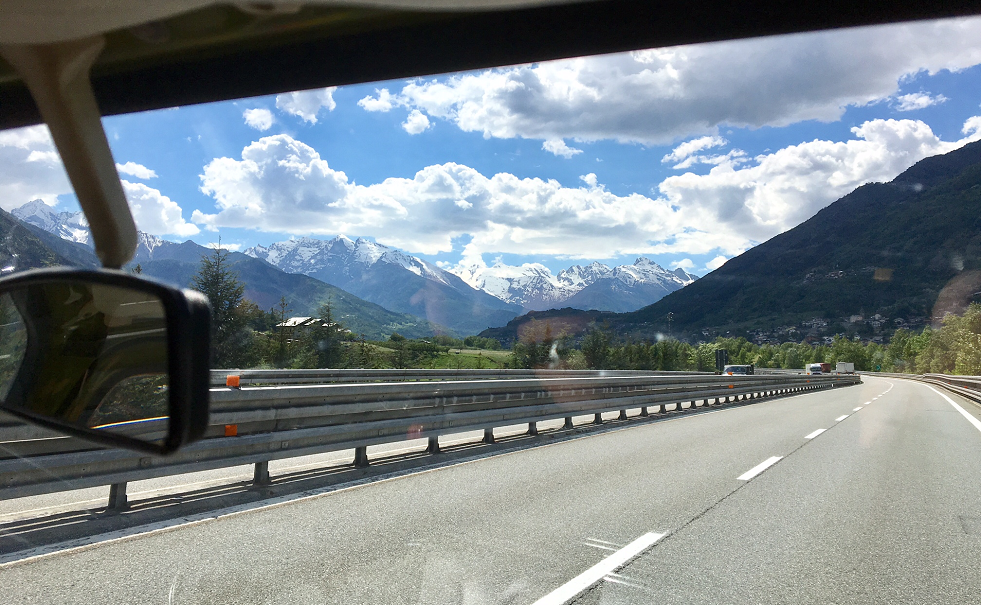 Kampeeravontuur: VW bus bezoekt 9 landen in 3 weken