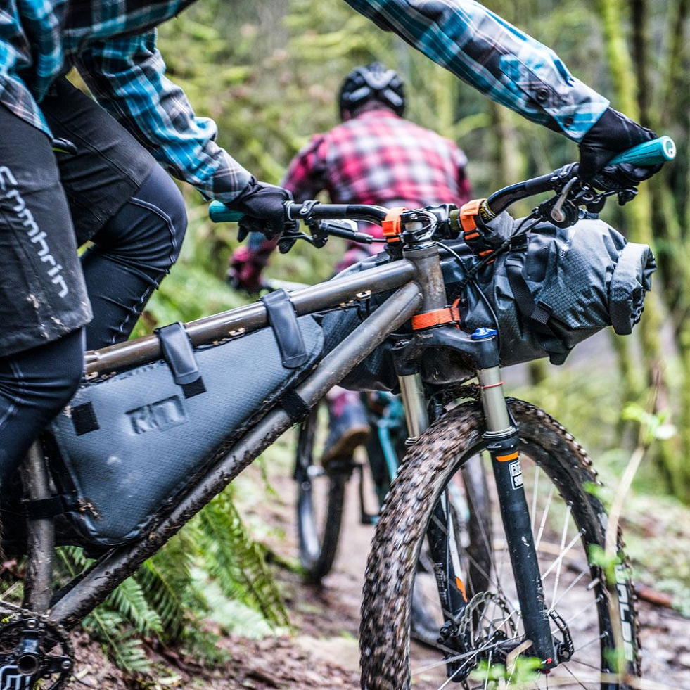 Bikepacking; wanneer fietsen en lichtgewicht kamperen elkaar ontmoeten
