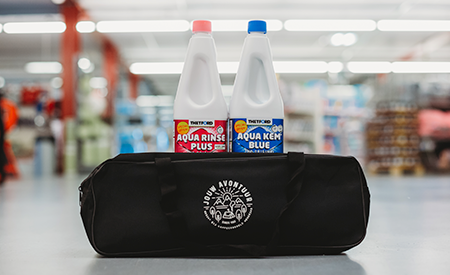 Schoonmaken en onderhouden van het chemisch toilet